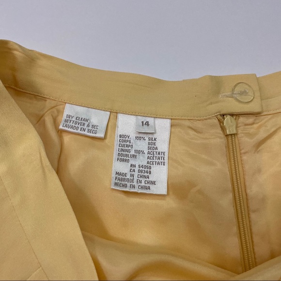 Vintage Yellow Skirt, 100% silk with pockets - Picture 2 of 6